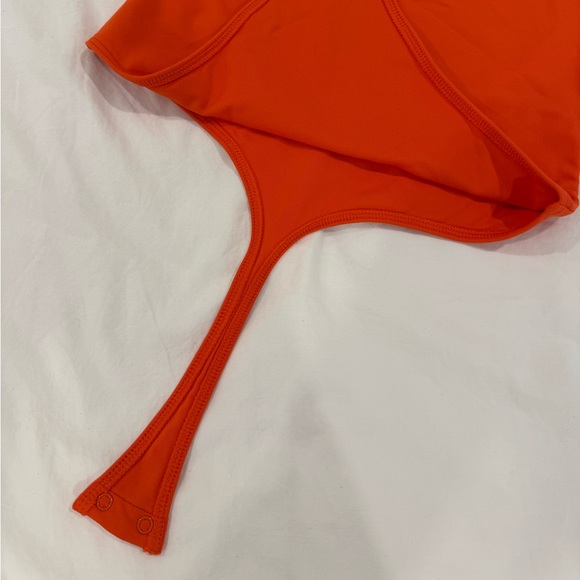 Babaton contour square neck bodysuit - Picture 3 of 3